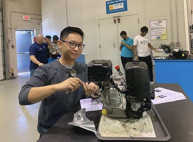 Tháo lắp động cơ trong phòng thử NVH.
